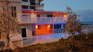 On the beach - Le Cabanon Motel (Pompano Beach)