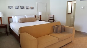 Estúdio luxo, 1 cama King, cozinha, no piso térreo | Roupas de cama premium, cofres nos quartos
