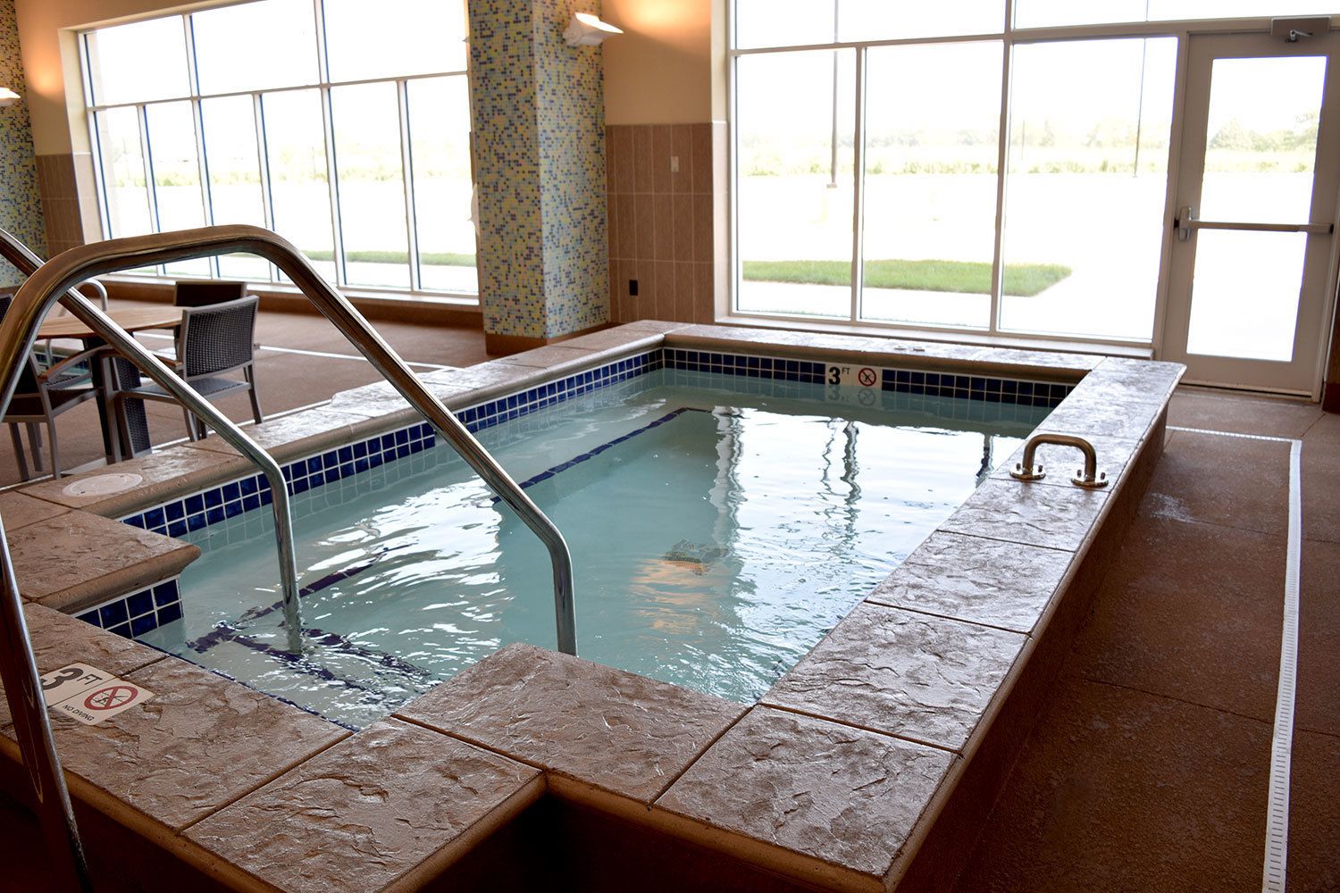 indoor spa tub