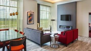 Sengetøy av topp kvalitet, safe på rommet og skrivebord