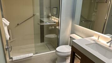 免费洗浴用品、吹风机