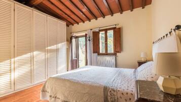 2 Schlafzimmer, Bügeleisen/Bügelbrett, Reisekinderbett, kostenloses WLAN