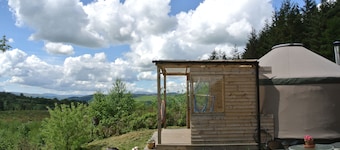 Eco-Glamping Mountain Yurt North Wales - 4 sovplatser - Husdjur och barnvänligt