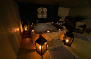 Salas de tratamientos para parejas, bañera de hidromasaje