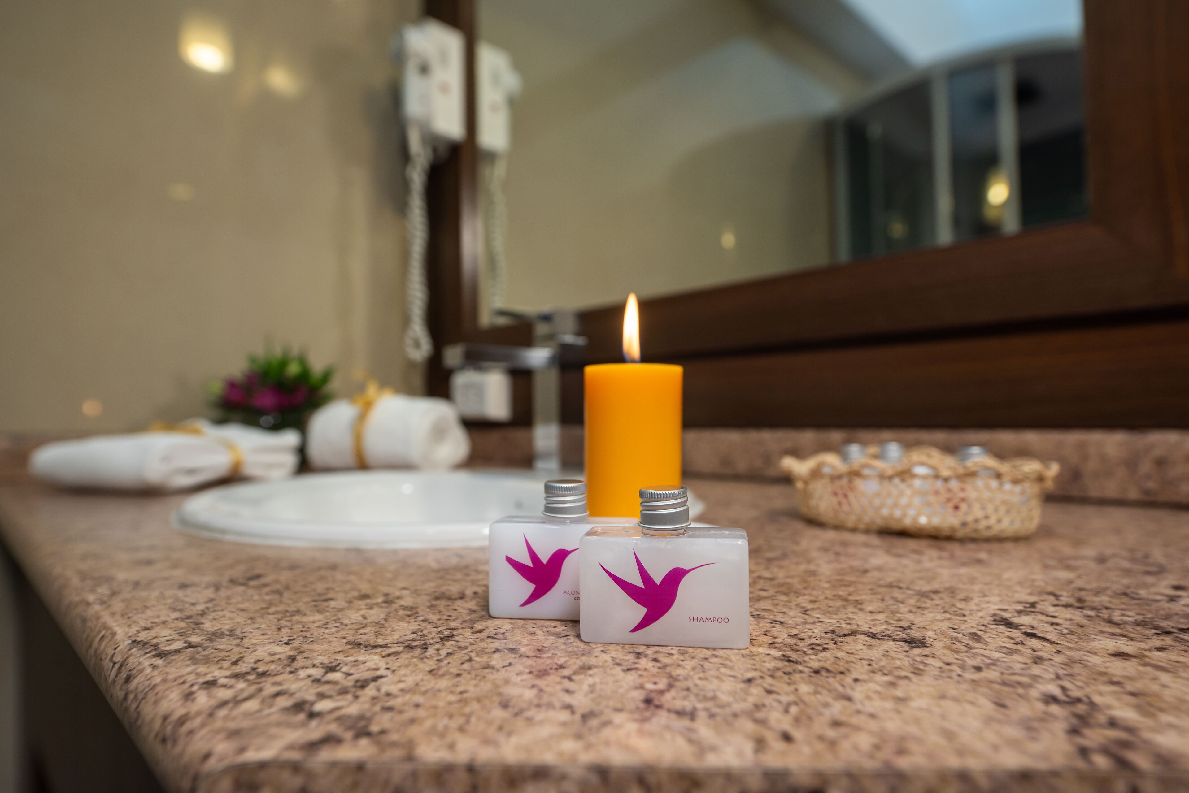 junior suite, 1 king bed | bathroom | shower, free toiletries, hair dryer, towels