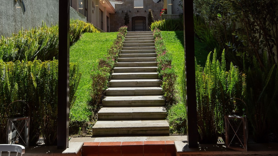 Quindeloma Art Hotel And Gallery