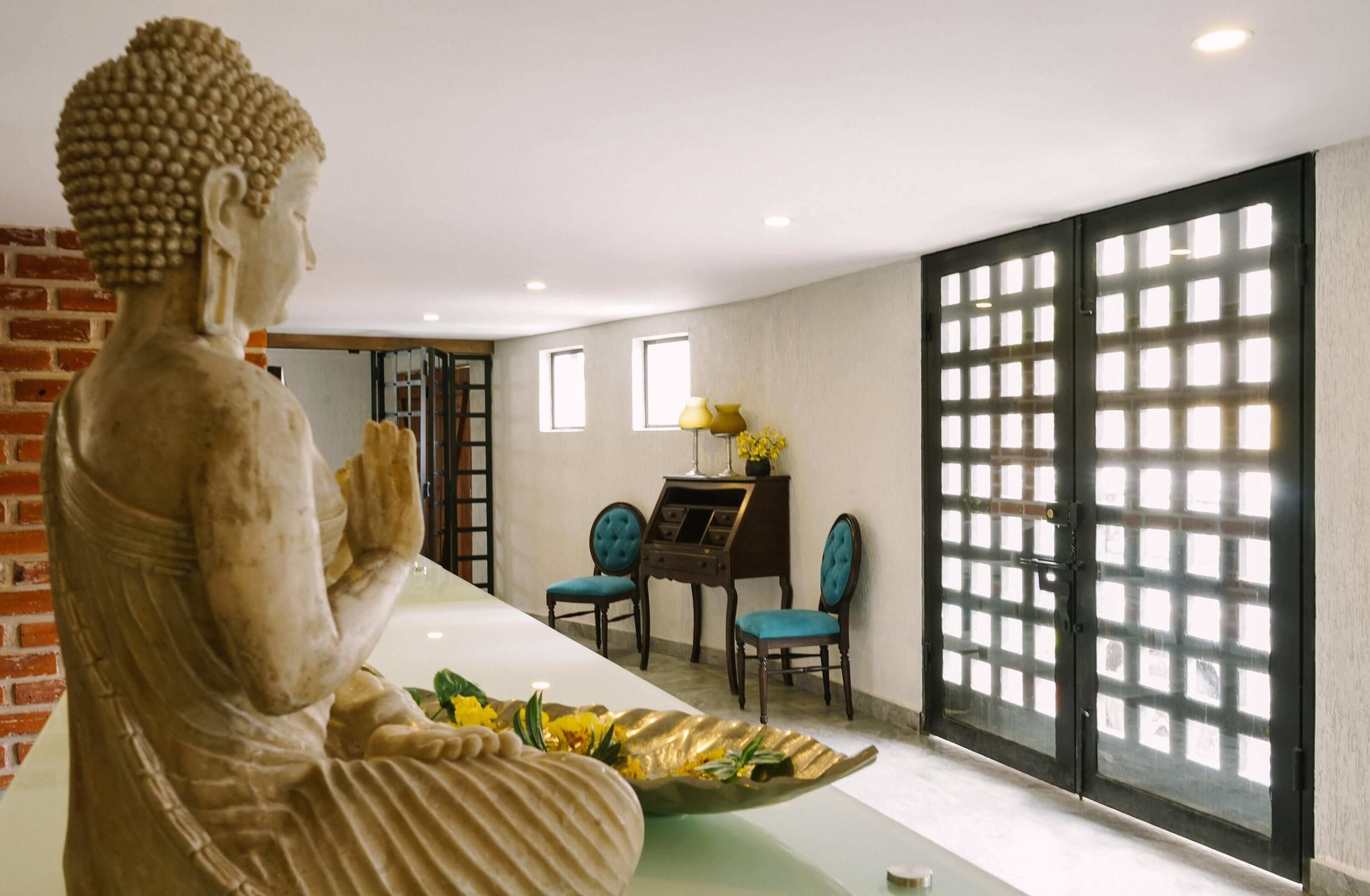 couples treatment room(s), hot tub, turkish bath/hammam, body treatments