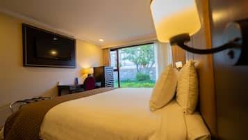 1 bedroom, in-room safe, individually decorated, individually furnished