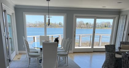 Exclusive Weekend Summer Sale here Waterfront Beach Home🏖️Hot Tub+Stunning Views