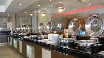 Breakfast, lunch, dinner served; local and international cuisine