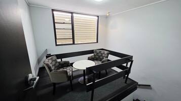 Coin salon dans le hall