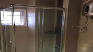 Bathroom - Mountain View Lodge (Port Moresby)