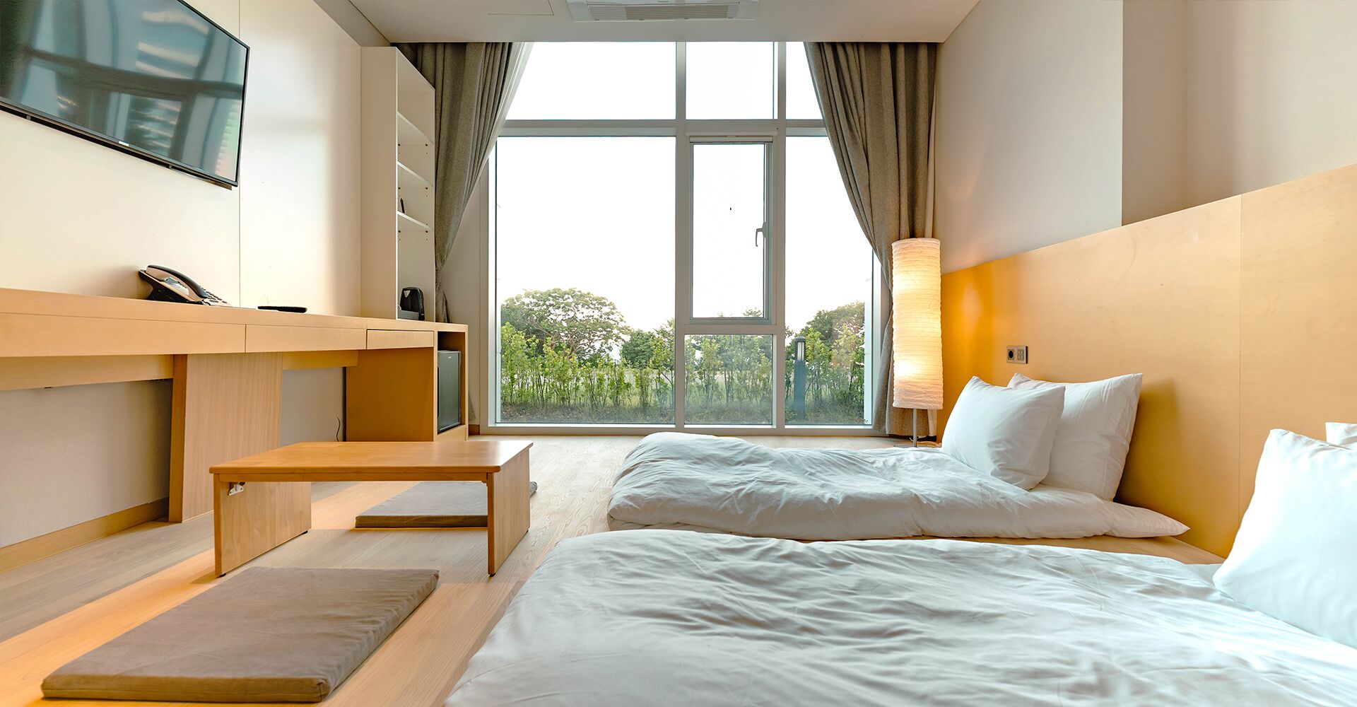 Garden Ocean View Deluxe Ondol Room (1F) | Premium bedding, down comforters, iron/ironing board, free WiFi