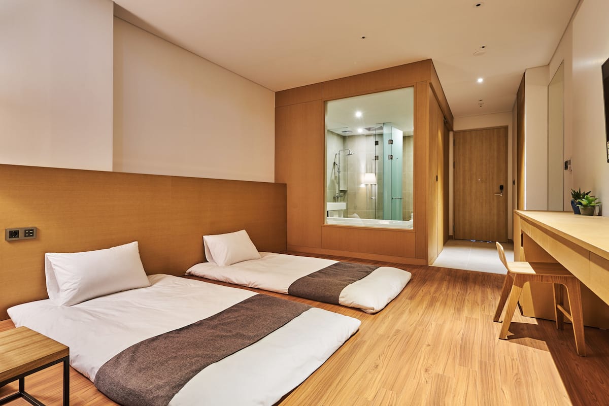 Garden Ocean View Deluxe Ondol Room (1F) | Premium bedding, down comforters, iron/ironing board, free WiFi