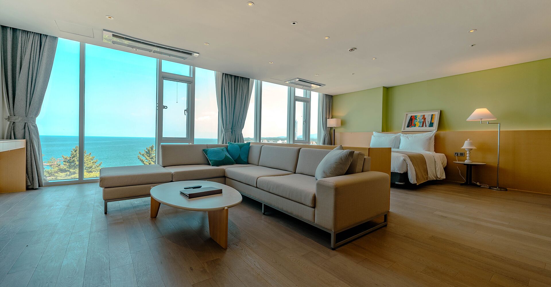 Potaraka Sunrise Suite | Premium bedding, down comforters, iron/ironing board, free WiFi