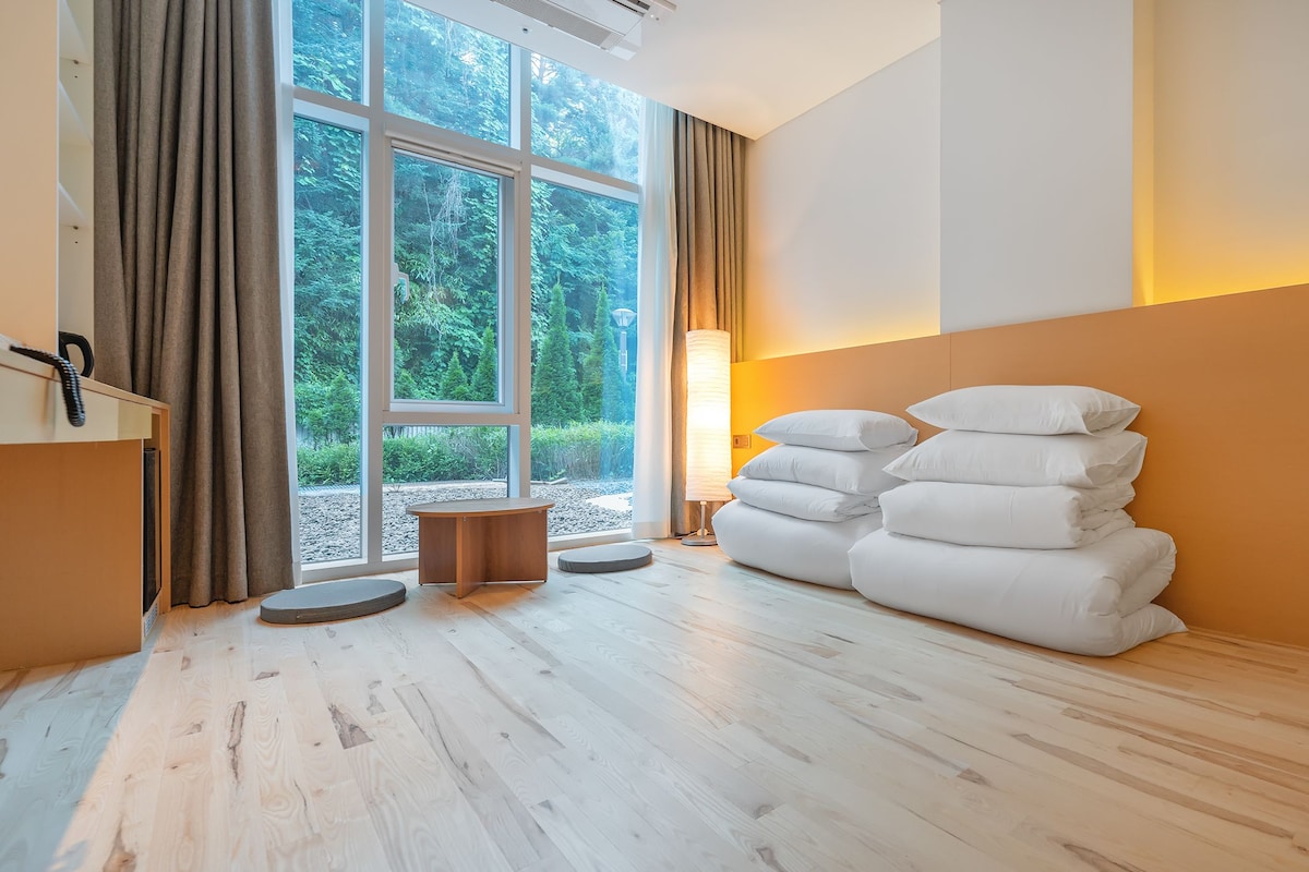 [Wellness Gathering PKG] Forest Standard Ondol(1F) | Premium bedding, down comforters, iron/ironing board (on request)