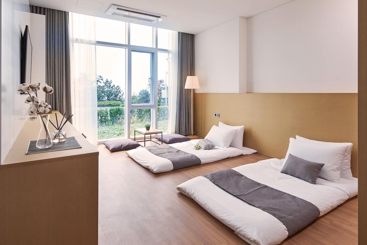 Deluxe Ondol (Lobby Floor) | 1 bedroom, premium bedding, down comforters, iron/ironing board