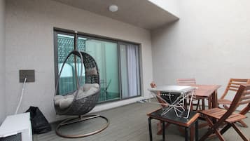 Doppelzimmer, 2 Doppelbetten | Terrasse/Patio