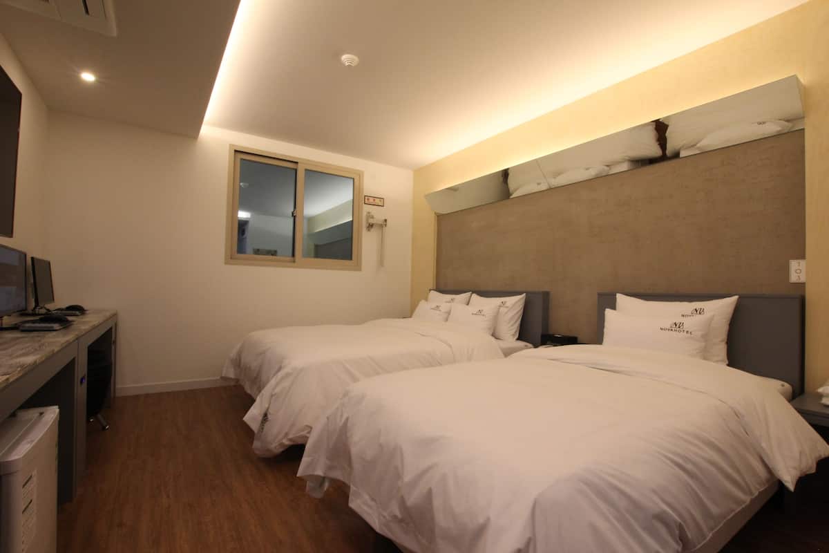 Quarto duplo | Wi-Fi de cortesia, roupa de cama