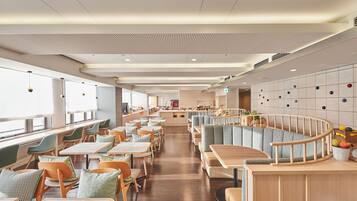 Daily buffet breakfast (JPY 2000 per person)