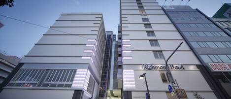 Front of property - evening/night