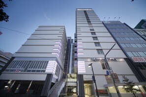 Façade de l’hébergement - soirée/nuit