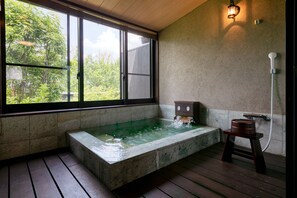 Zimmer, Annex (JapaneseWestern,FineViewbath,from12yo) | Badezimmer | Duschwanne, Quellwasserbad, kostenlose Toilettenartikel, Haartrockner