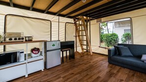 Duplex Glamping | Living area | Flat-screen TV - Caravan Bay Camping - Caravan Park (Yongin)