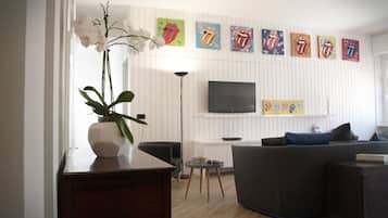 Smart TV, lettore DVD, libri