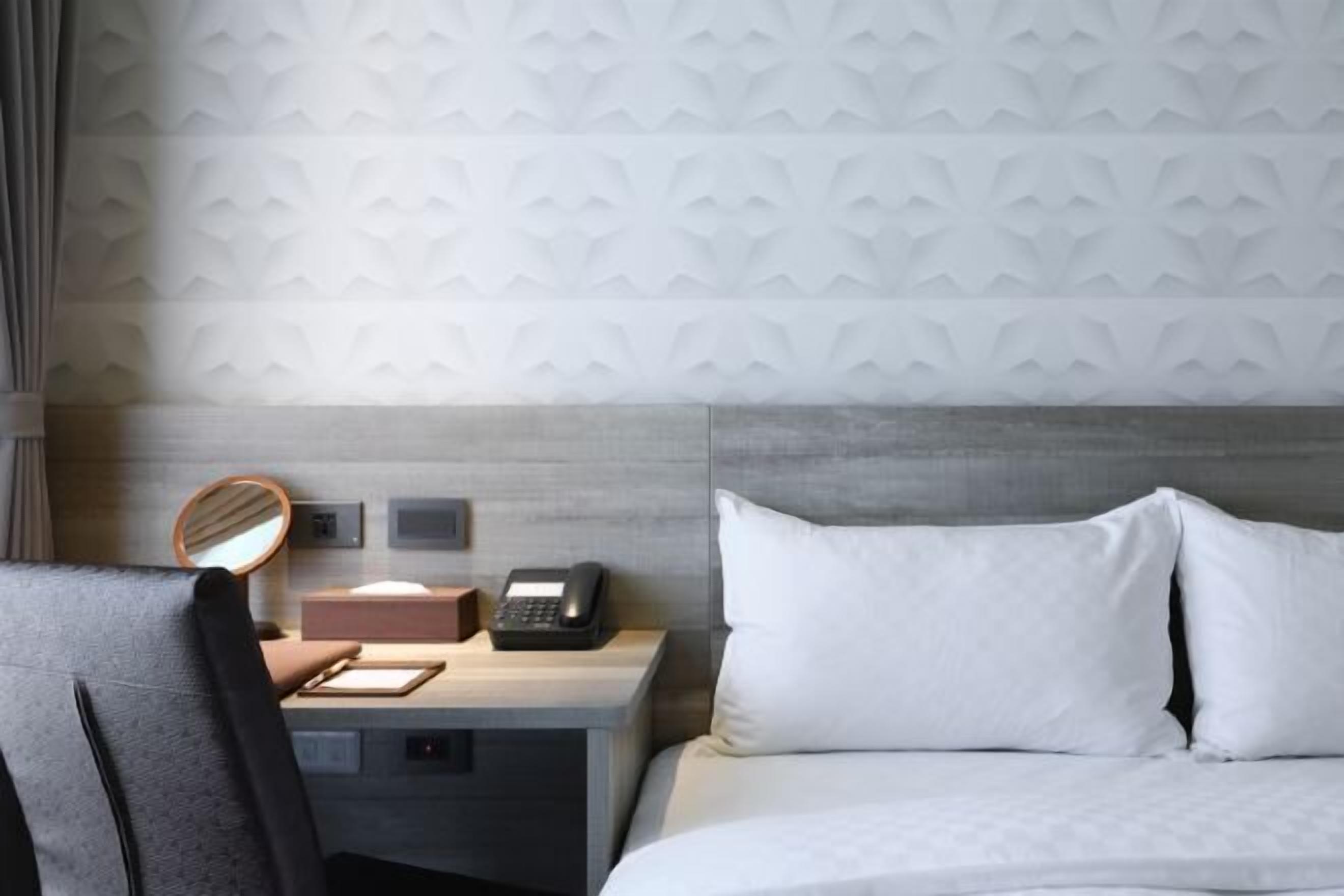 Caja de seguridad en la habitación, cortinas blackout y wifi gratis 