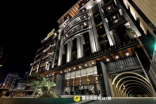 KUN Tour Hotel Feng Chai