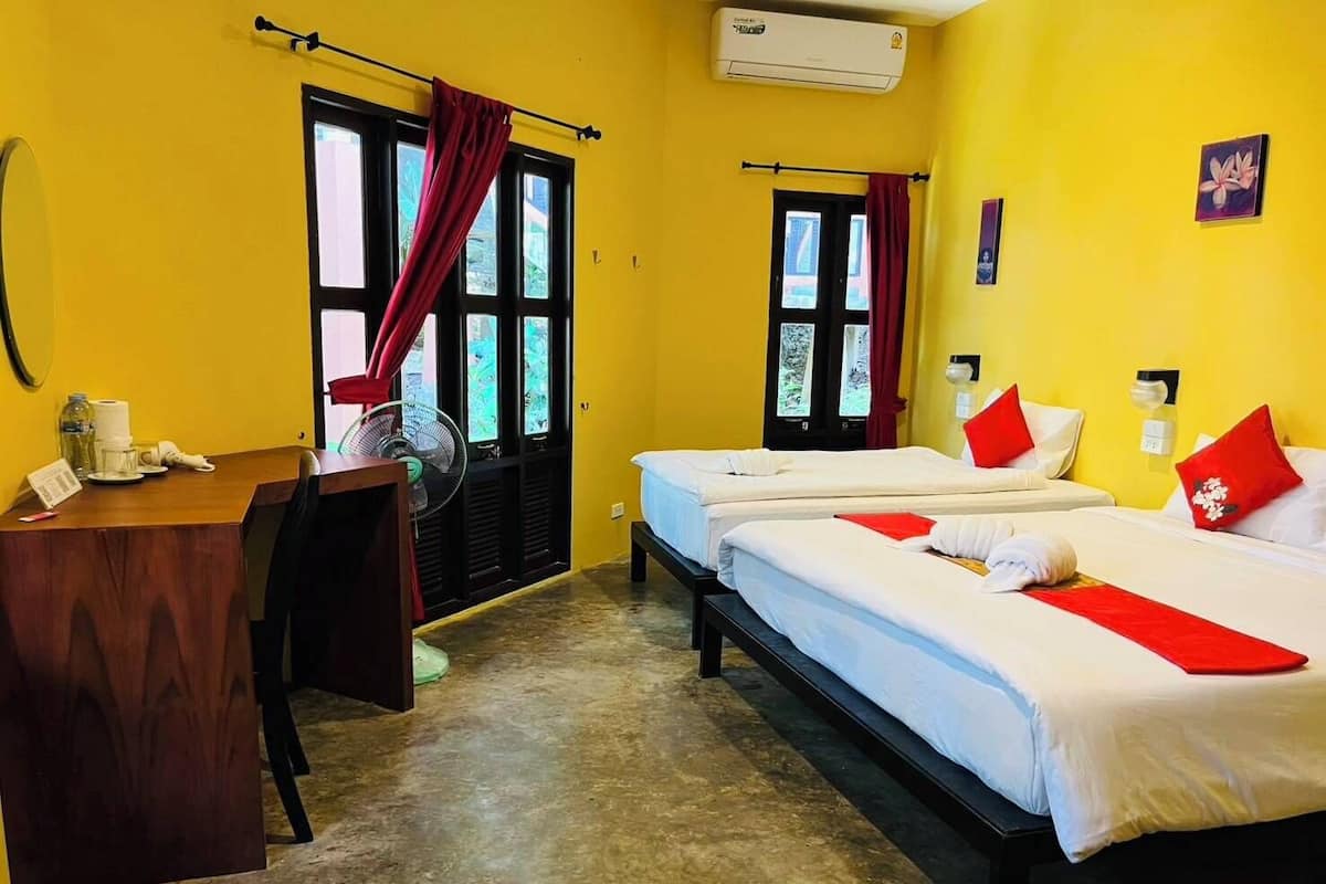 In-room safe, bed sheets