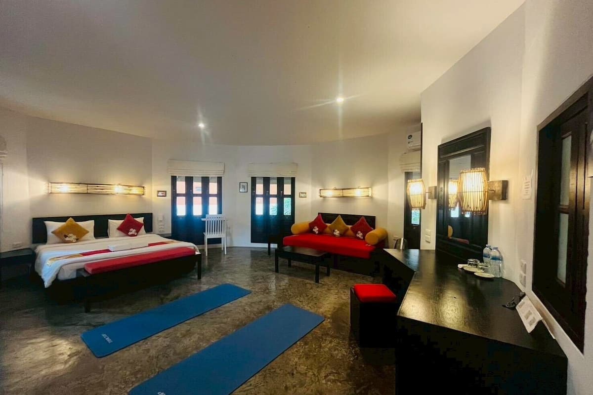 Hill Villa | Coffres-forts dans les chambres, draps fournis