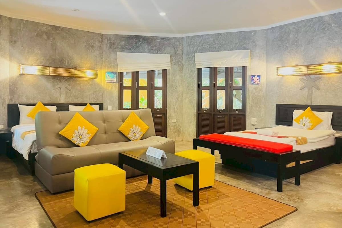 In-room safe, bed sheets