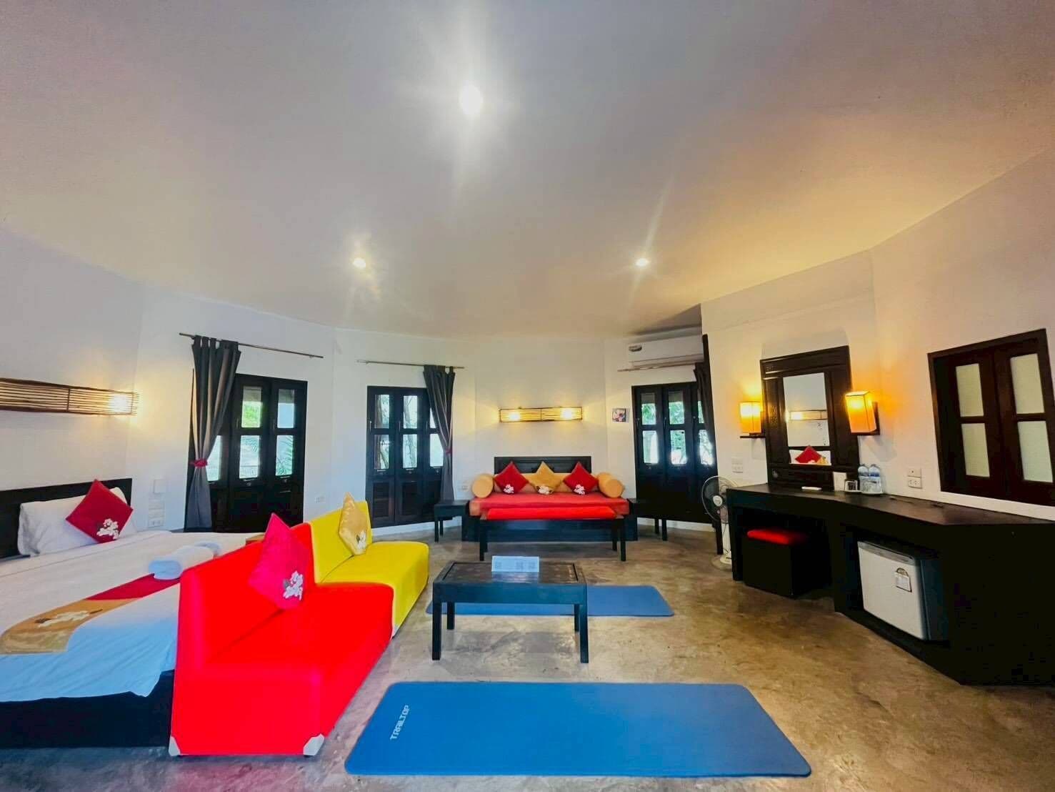 High Hill Villa | 客房内保险箱、床单