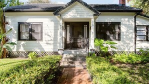 Exterior detail - Seaside Cottage With Modern Touches (New Smyrna Beach)