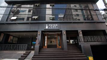 Fachada de la propiedad