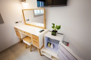 Standaard tweepersoonskamer | Hypoallergeen beddengoed, een bureau, een laptopwerkplek, gratis wifi