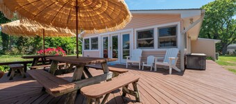 Waterview Retreat with Beach Volleyball near Marina and Local Wedding Venues