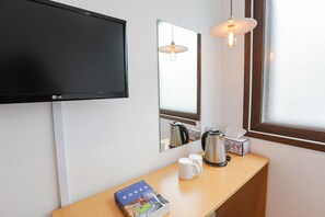 Phòng đôi Tiêu chuẩn | Bộ đồ giường cao cấp, bàn, truy cập Internet không dây miễn phí 