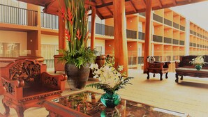 Breakfast, lunch and dinner served - The Teak Chaweng (Koh Samui)
