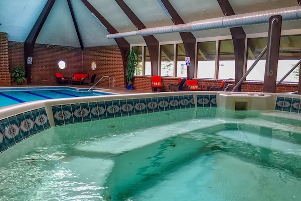 Piscina interna, piscina aquecida