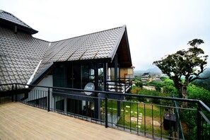 View from property - Mount Lake Inn (Nuwara Eliya)
