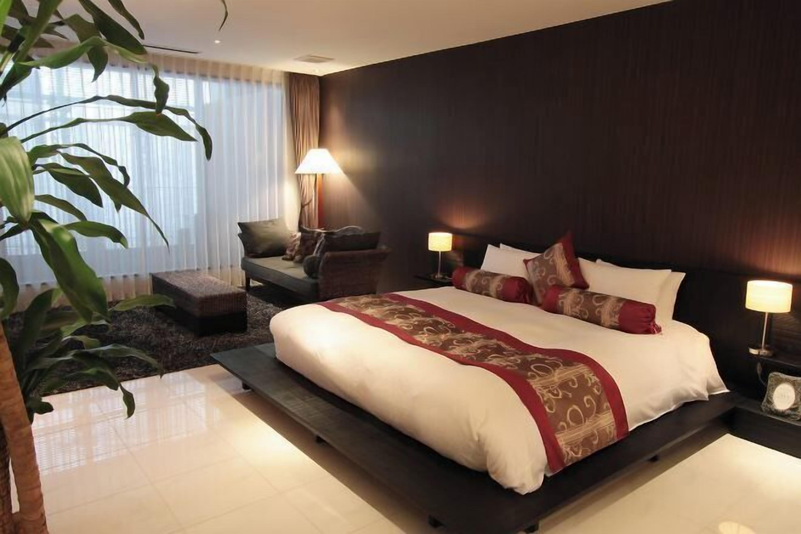 Minibar, in-room safe, individually decorated, individually furnished