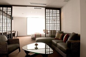 Living room - KIZASHI THE SUITE (Kyoto)