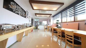 Desayuno buffet incluido todos los días