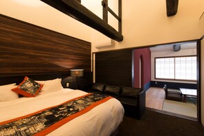 Tenjin | 6 bedrooms, premium bedding, free minibar, in-room safe - OKU Kamishichiken (Kyoto)