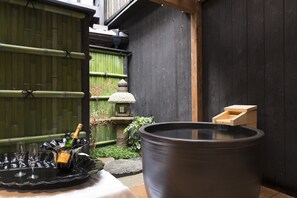 Hakubai | Terrace/patio - OKU Kamishichiken (Kyoto)