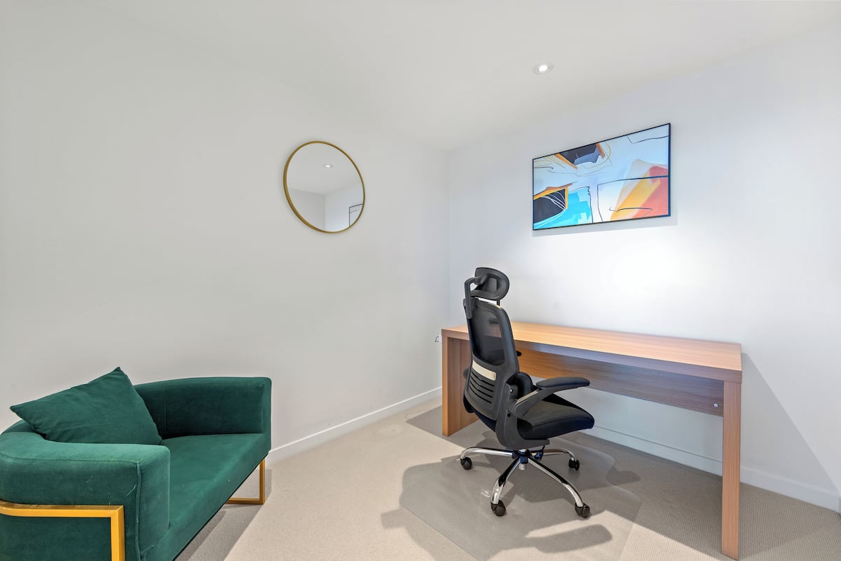 1 Bedroom City View Apartment with Study (Levels 17 - 38) | 1 bedroom, laptop workspace, soundproofing, iron/ironing board