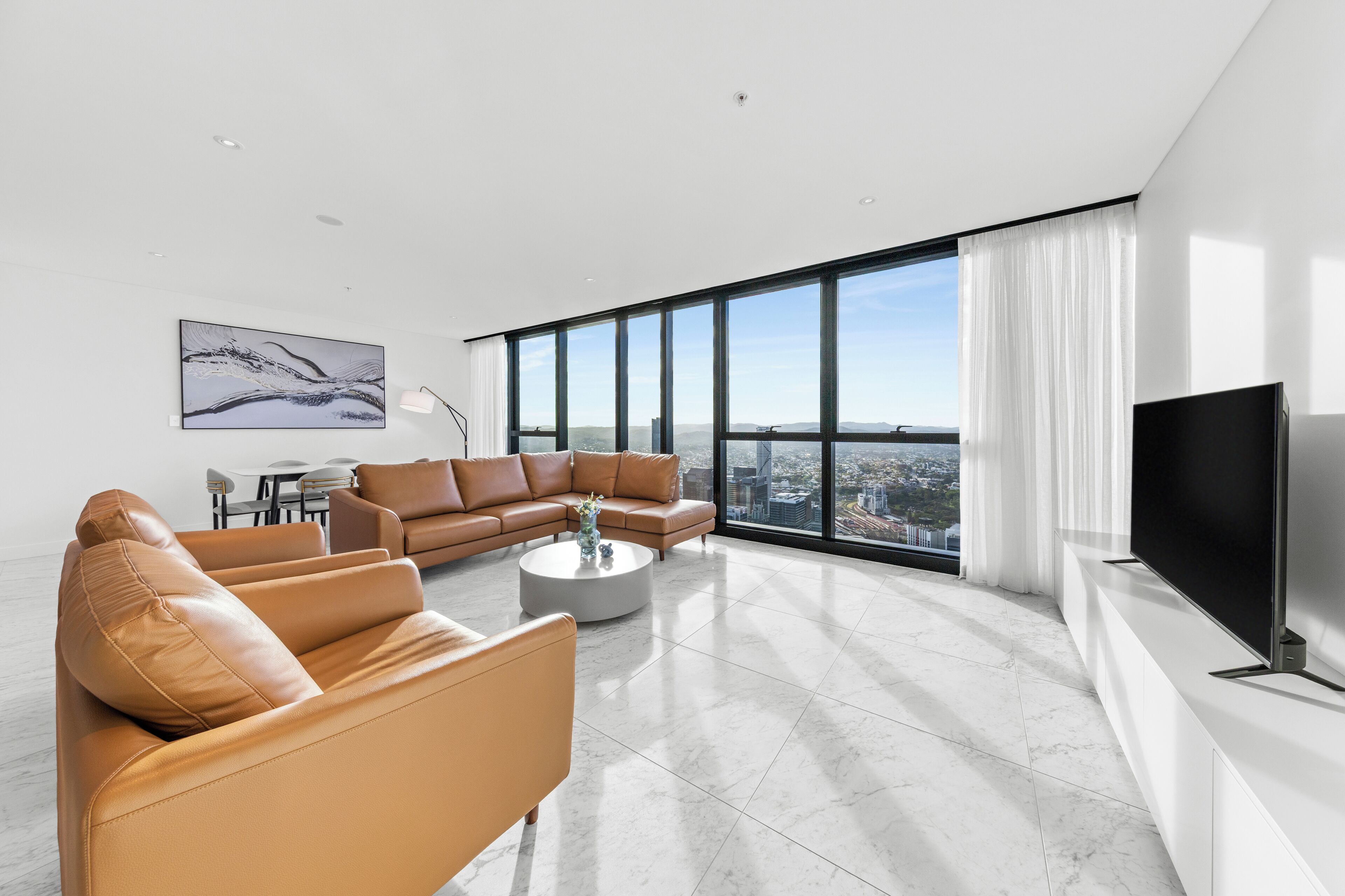公寓, 3 間臥室 (3 Bedroom 3 Bathroom Split Level Sky) | 客廳 | 55 吋平面電視連數碼電視頻道、電視